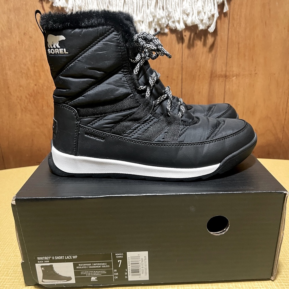 Sorel Whitney II Short Lace Waterproof Boot